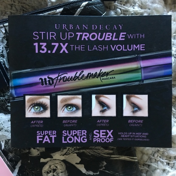 NEW Urban Decay Bundle - Mascara, Cherry Pin, Bag - Picture 3 of 4